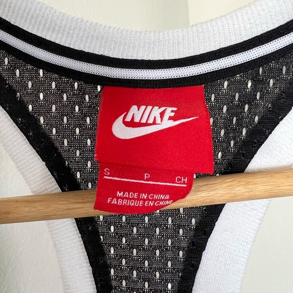 Like New! Nike Muscle 💪🏼 Tank! - Picture 6 of 7